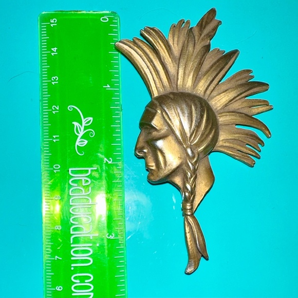 Cecil B DeMille Memorabilia Brooch - Picture 3 of 4